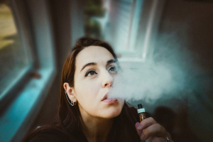 Mastering Vaping Etiquette: An Essential Guide for New Vapers